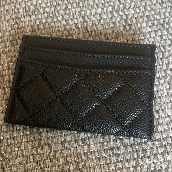 C•H•A•N•E•L
Card case 
Never used 
Excellent quality 
Price Reflective - Picture 2 of 4